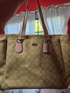 (Category: ) located in . Submitted by twop.twob (Listing ID 1463935817, Image 1). Description: .