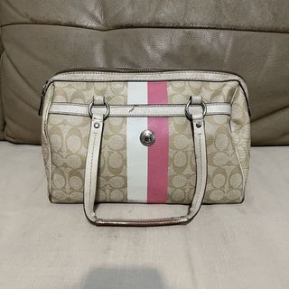(Category: ) located in . Submitted by jupreloved_ (Listing ID 1463768307, Image 1). Description: .