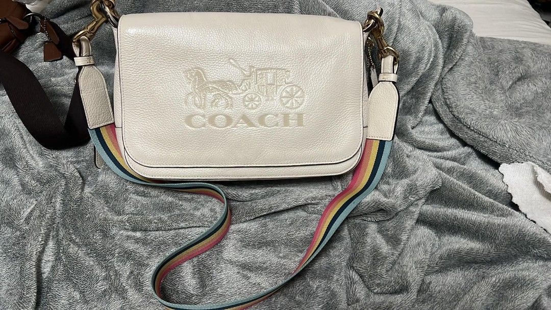 Coach Sling Bag (Category: Cross-body Bags) located in Naga. Submitted by princessta62477 (Listing ID 1463773882, Image 1). Description: .