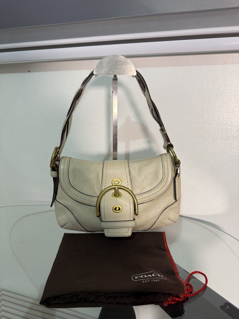 Coach soho mini (Category: Luxury Bags & Wallets) located in Manila. Submitted by baglover1111 (Listing ID 1463899911, Image 2). Description: No any flaws Rank A with orig coach dust bag.