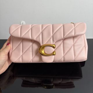 (Category: ) located in . Submitted by sell0ra_fashion (Listing ID 1463827178, Image 1). Description: .