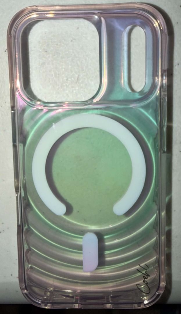 Coehl Vela - iPhone 17 Pro Case (Category: Cases & Sleeves) located in Quezon City. Submitted by prelovedsofgrace (Listing ID 1463808392, Image 1). Description: No box. Used only for like a week too heavy for my hands with the phone. Honest issue in second picture..