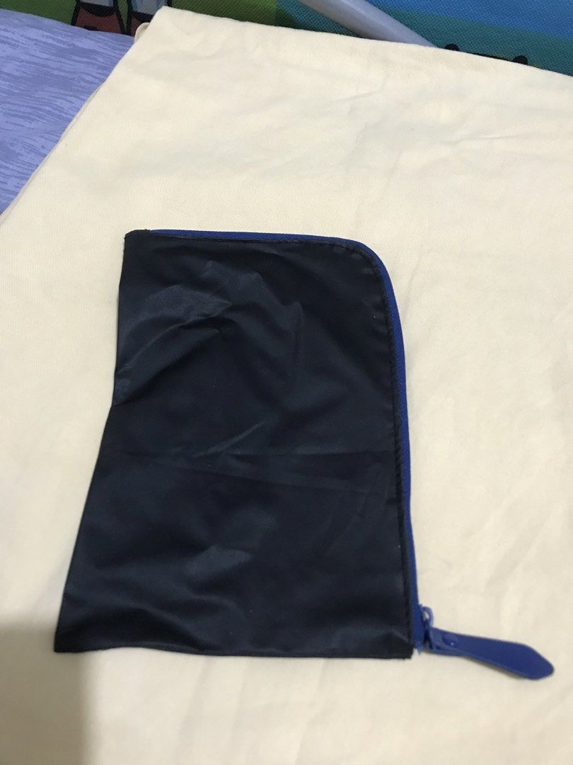 Cole haan american airlines (Category: Purses & Pouches) located in Balete No 2. Submitted by troyesybang (Listing ID 1463893481, Image 3). Description: Nylon pouch Bags orgnizers Noncontents Price 150 Hindi nkareseve sold ay available .
