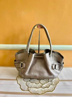 (Category: ) located in . Submitted by bellafashion08 (Listing ID 1463788808, Image 1). Description: .