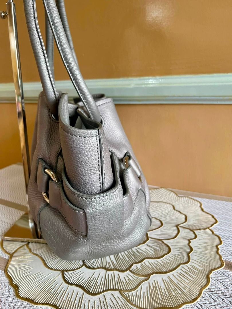 Cole Haan Brand Shoulder Bag (Category: Shoulder Bags) located in Quezon City. Submitted by bellafashion08 (Listing ID 1463788808, Image 2). Description: Dimension: - Height = 7 in. - Length = 12 in. * From U.S * Nice in actual .