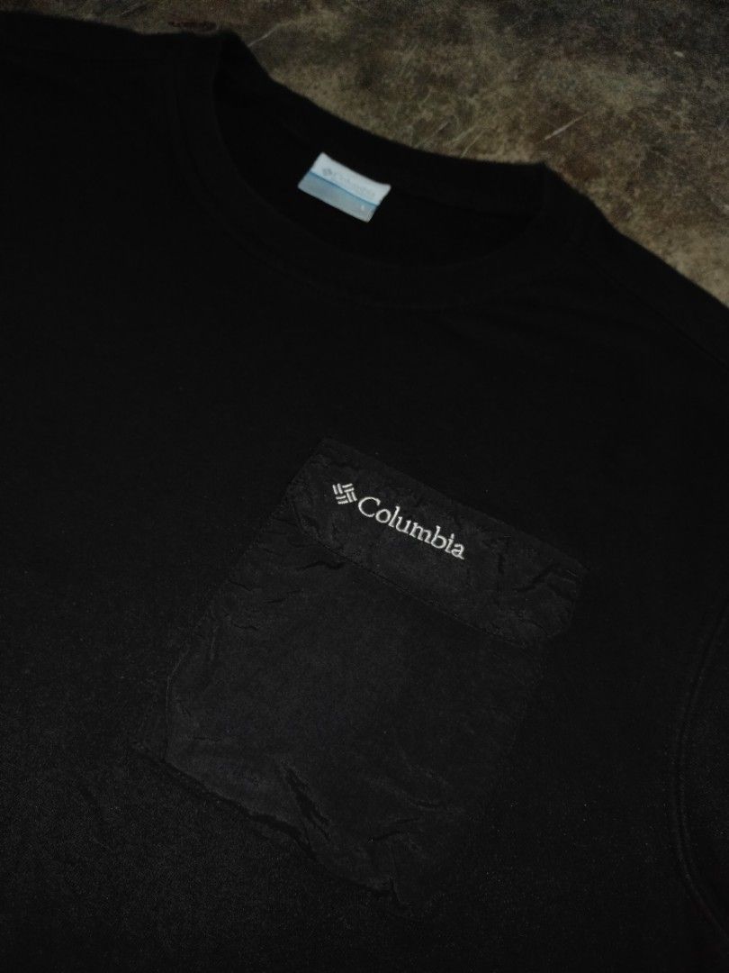 Columbia, crew neck (Category: Activewear) located in Davao. Submitted by dukekervy (Listing ID 1463895800, Image 3). Description: Columbia crewneck size large dimensions 22x27 excellent.