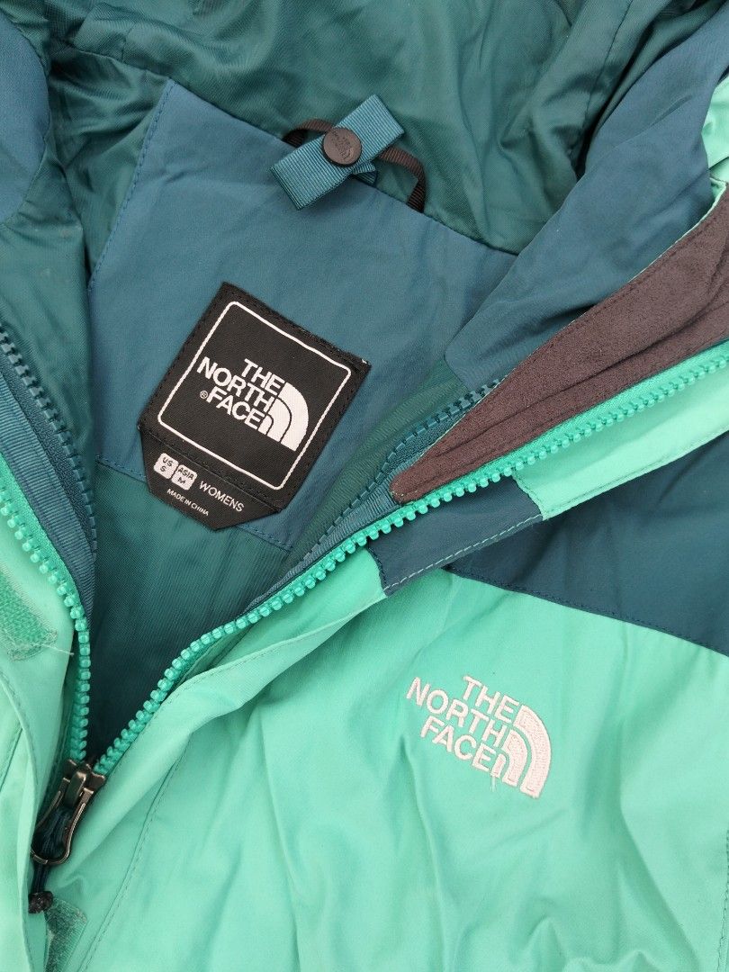 COLUMBIA HYVENT WINDBREAKER (Category: Coats, Jackets and Outerwear) located in Bacolod City. Submitted by hyoohxzx (Listing ID 1463860635, Image 3). Description: WOMEN'S COLUMBIA HYVENT WINDBREAKER SIZE SMALL LENGTH 27 WIDTH 21.5 EXCELLENT CONDITION LOCATION BACOLOD CITY, NEGROS OCCIDENTAL.