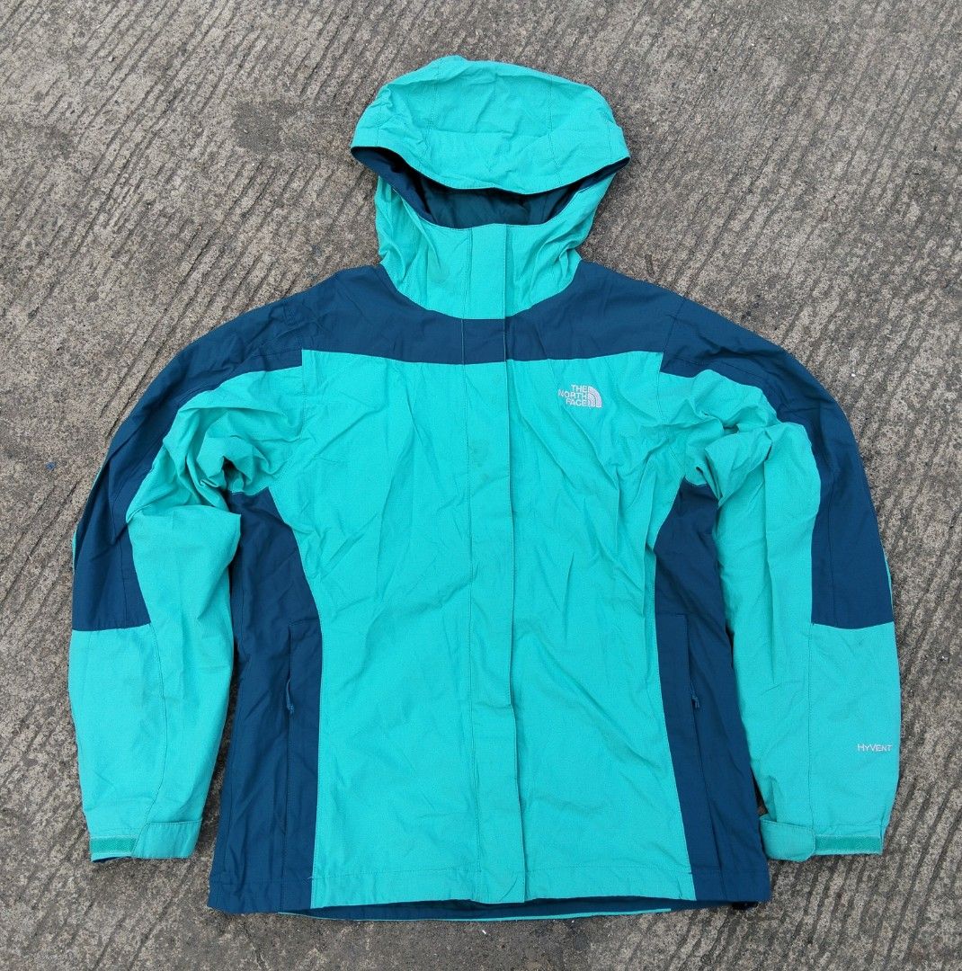 COLUMBIA HYVENT WINDBREAKER (Category: Coats, Jackets and Outerwear) located in Bacolod City. Submitted by hyoohxzx (Listing ID 1463860635, Image 1). Description: WOMEN'S COLUMBIA HYVENT WINDBREAKER SIZE SMALL LENGTH 27 WIDTH 21.5 EXCELLENT CONDITION LOCATION BACOLOD CITY, NEGROS OCCIDENTAL.