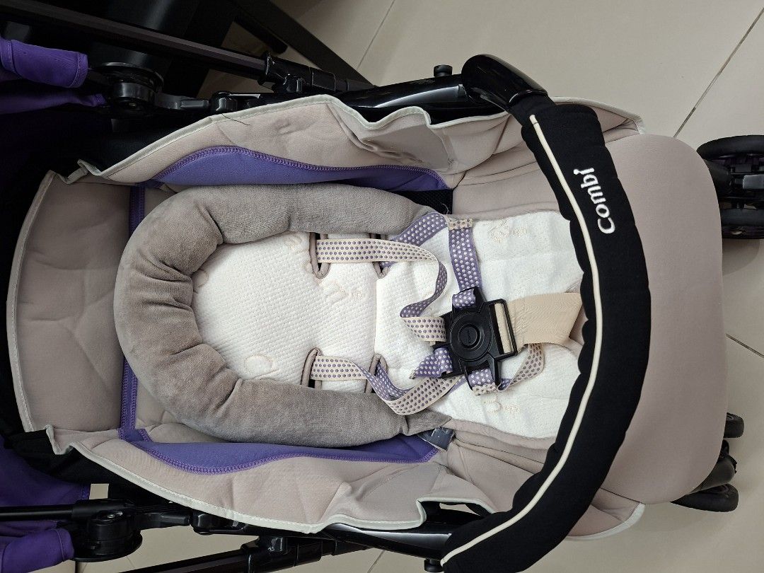 Combi lightweight baby stroller (Category: Announcements) located in Quezon City. Submitted by divinepsalm31 (Listing ID 1463751558, Image 3). Description: Preloved In good condition Location: QC MOP: Gcash.