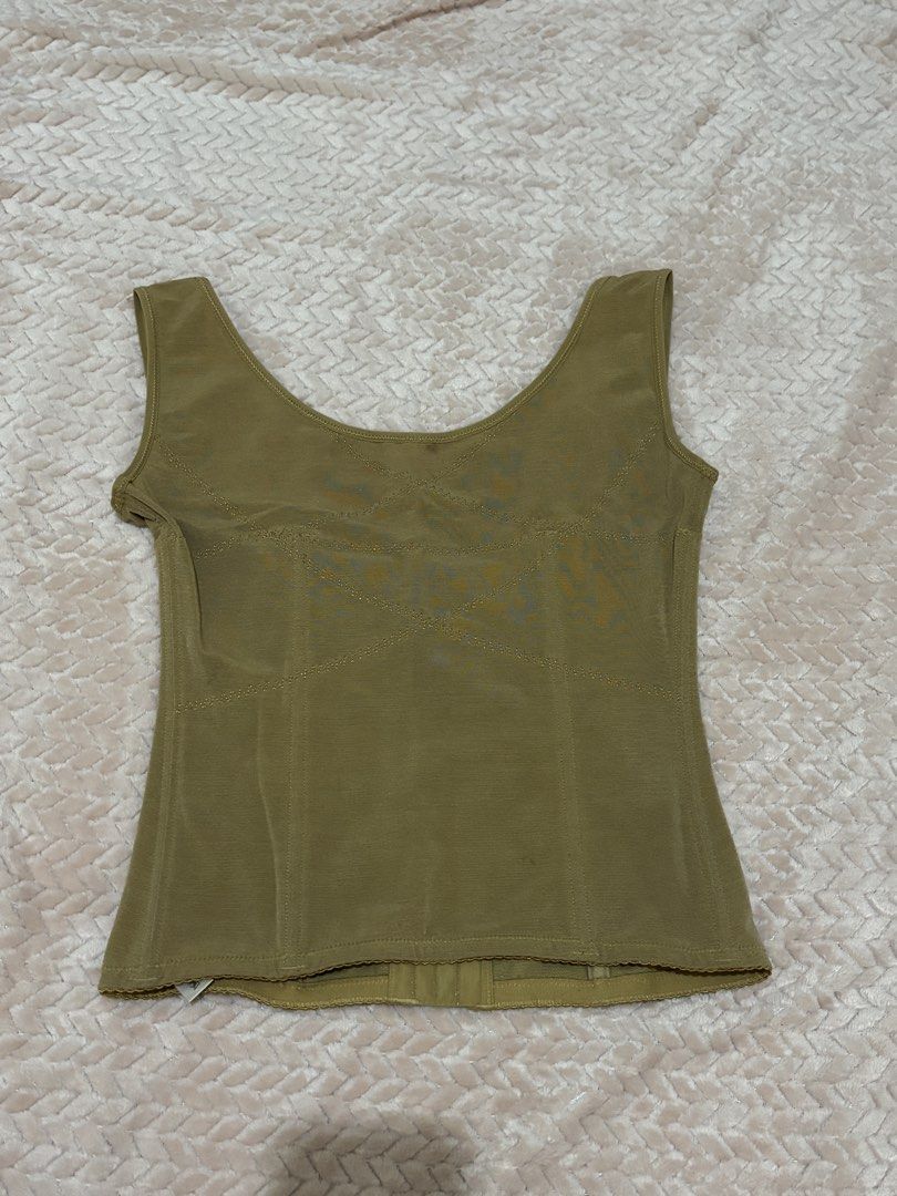 Corset top (Category: Sleeveless) located in Manila. Submitted by _grxymacs (Listing ID 1463919498, Image 2). Description: .