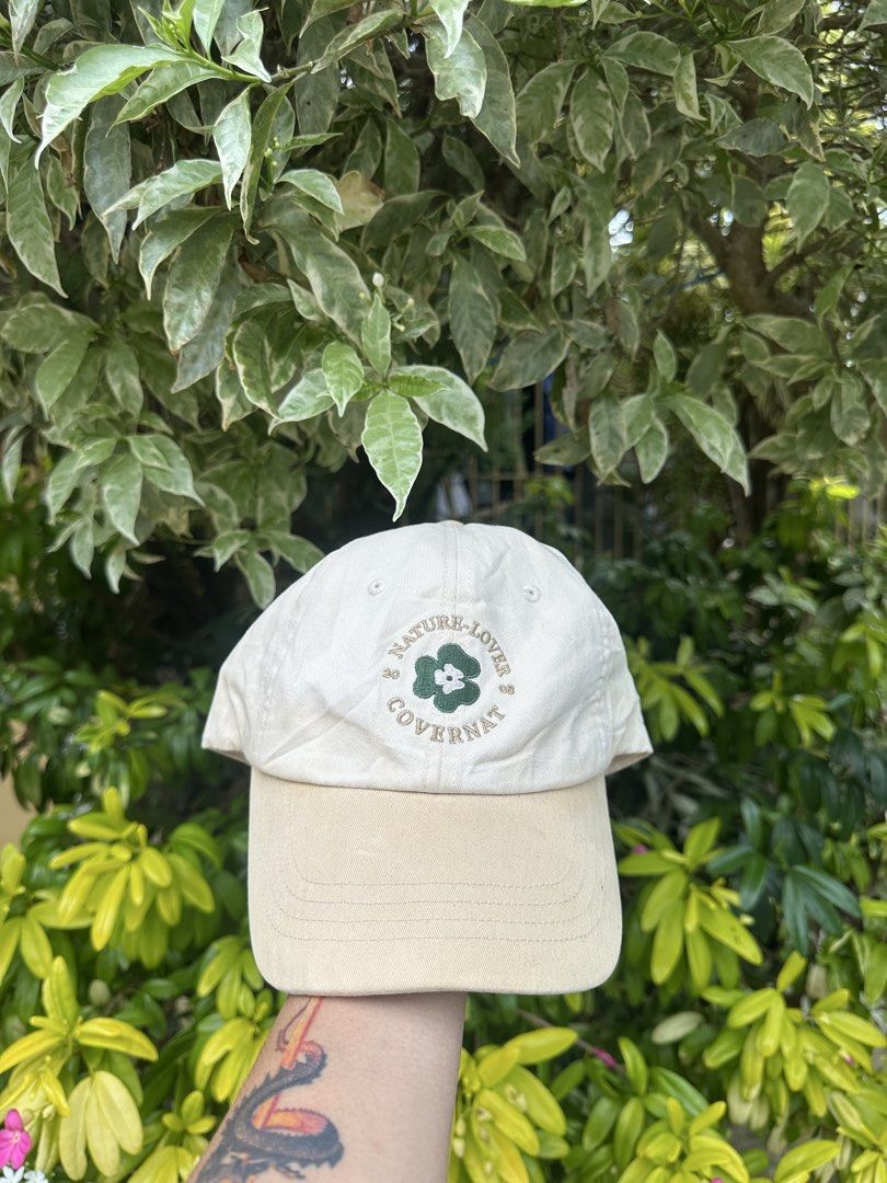 Covernat Nature Lover Cap Beige (Category: Caps & Hats) located in Bago City. Submitted by thekasproject (Listing ID 1463823301, Image 1). Description: - Beige cap by Covernat - Features 'Nature Lover' embroidery and a flower graphic - Adjustable strap at the back for a comfortable fit - Ideal for casual outfits.
