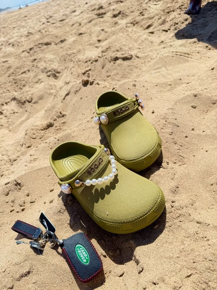Crafted Clog in Aloe (Category: Shoe inserts) located in Rizal. Submitted by hiraya16 (Listing ID 1463876189, Image 2). Description: Available Onhand ready to ship Unisex - Sizes available? DM ✉️ J&T - Lalamove - LBC.