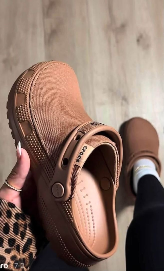 Crafted Clog in Milk Chocolate (Category: Shoe inserts) located in Rizal. Submitted by hiraya16 (Listing ID 1463876629, Image 1). Description: Available Onhand ready to ship Unisex - Sizes available? DM ✉️ J&T - Lalamove - LBC.