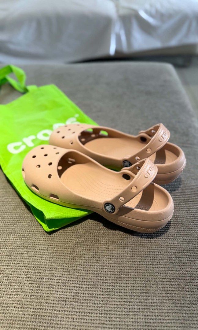 Crocs Classic Ballet Flats (Category: Slippers and slides) located in Manila. Submitted by laizyuu (Listing ID 1463782351, Image 1). Description: Crocs Clasic Ballet Flats | Size 7 / Euro 38 - Original Crocs (Bought from a physical Crocs store) (PHP 2,745) - Color: Quartz/Blush - Size: 7/38 locally - Worn once only - In excellent condition - RFS: Wrong size - Price is slightly negotiable 🤍 Message me if interested! 😊.