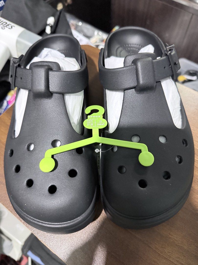 Crocs mary jane (Category: Sandals) located in Quezon City. Submitted by yivadshia10 (Listing ID 1463824077, Image 1). Description: 100% authentic from korea supplier pasabuy W7 but best fit w8 Rfs- wrong size (runs big).