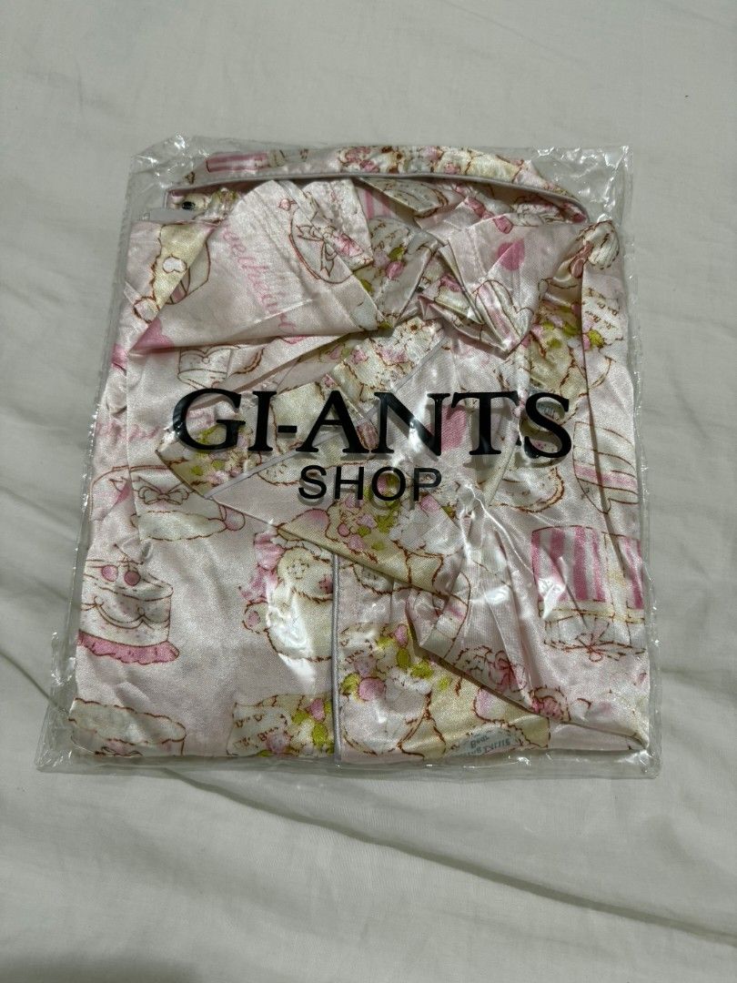 Cute Bear Print Satin Pajama Set - Short sleeves & Shorts (Category: Undergarments & Loungewear) located in Angeles City. Submitted by holaplli (Listing ID 1463805966, Image 2). Description: Brand new, Freesize (Fits S-XL) -Short sleeves & Shorts 🚚Shipping via J&T express (P54-74 to MM) 💰Payment via Seabank, BPI, Gcash 📍Angeles, Pampanga.