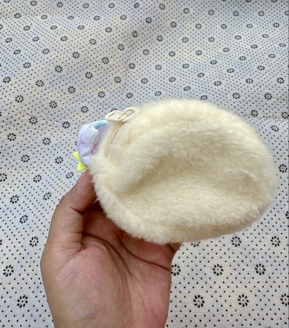Cute Fluffy Cloud Pouch with Star Detail (Category: Plushies & Soft Toys) located in Manila. Submitted by ronoarabbit.ph (Listing ID 1463921611, Image 3). Description: - SUPER SOFT❗️and FLUFFY❗️ cloud-shaped pouch ☁️☁️☁️☁️☁️ - Adorable star accent on top - Secure zipper closure - Ideal for storing coins, keys, makeup, and other small essentials - Features a 'KURANG' tag - Perfectly sized for easy handheld carrying 📌Payment First Policy, NO COD �