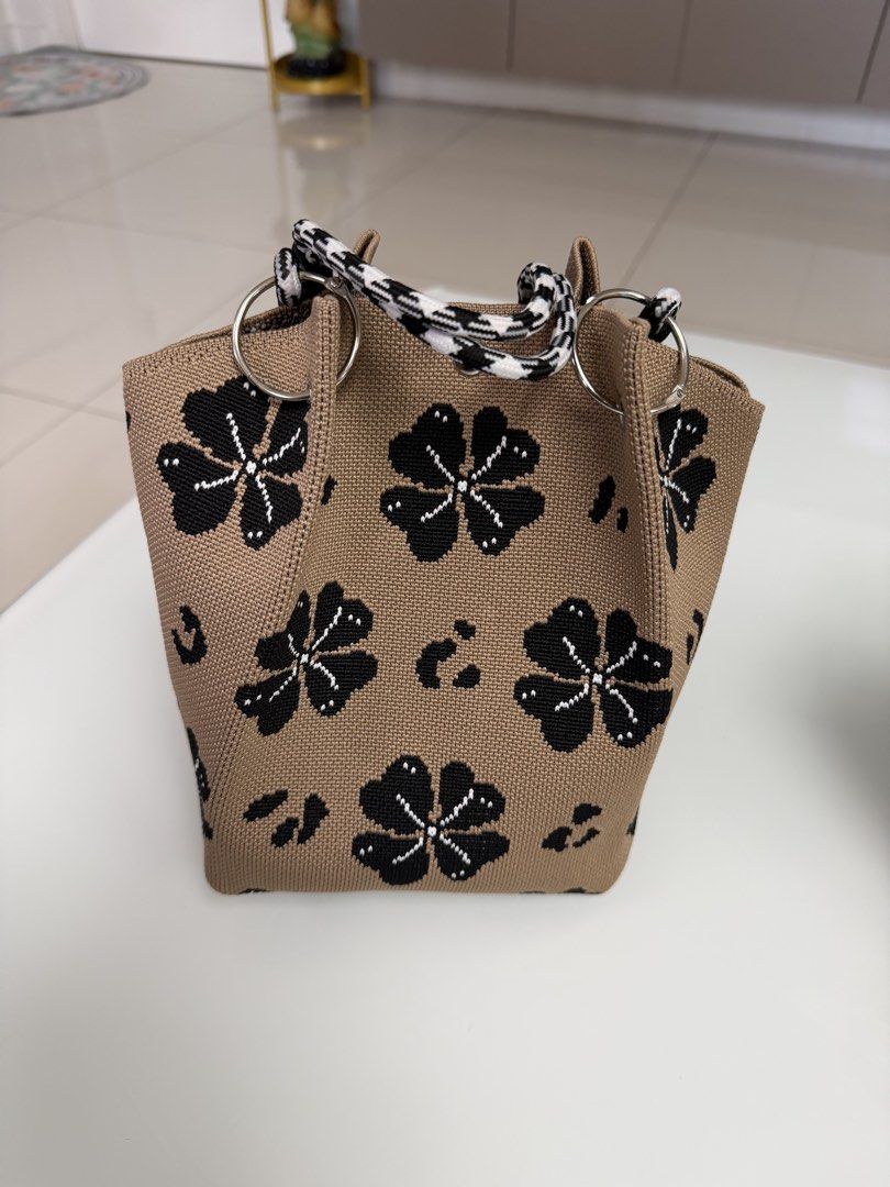 Cute Print Knitted Bucket Handbag (Category: Shoulder Bags) located in Quezon City. Submitted by gnvc00 (Listing ID 1463846436, Image 1). Description: CUTESY KNITTED BAGS!! (Not handmade) Perfect for gifts, giveaways, or personal use! ✅ Limited onhand stocks as of today. (See photos below) ❓How to order: once decided send the ff: Name: Contact: Address (if J&T): Letter Order/s: Pref. MOP: Gcash, Maribank, BDO or Metrobank 📍Same day delivery (non