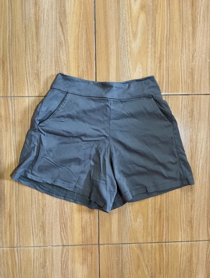 Dark Grey High-Waisted Shorts (Category: Shorts) located in Davao. Submitted by bravecat.edef3f (Listing ID 1463743577, Image 1). Description: - Dark grey shorts - High-waisted design - Smooth, slightly shiny fabric - Functional front pockets - Versatile for casual or dressed-up outfits - Easy to pair with various tops - Comfortable fit.