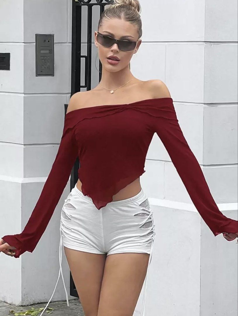 Dark Maroon Off Shoulder Long Sleeve Mesh Crop Top (Category: Longsleeves) located in Valenzuela. Submitted by ellapsl (Listing ID 1463808406, Image 1). Description: Medium to large (stretchable).