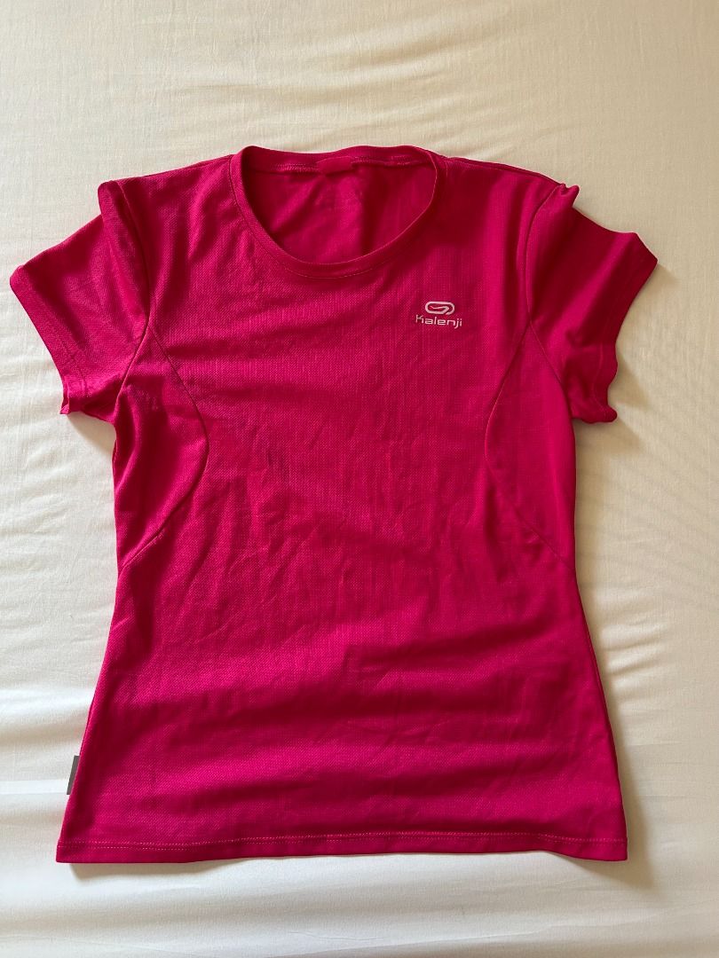 Decathlon Drifit Tshirt (Category: Activewear) located in Batangas. Submitted by dusclutter (Listing ID 1463775821, Image 1). Description: RFS: decluttering No issues Loc: Sto tomas, Batangas MOP: Maribank / Gcash / Maya / BDO Shipping c/o buyer.