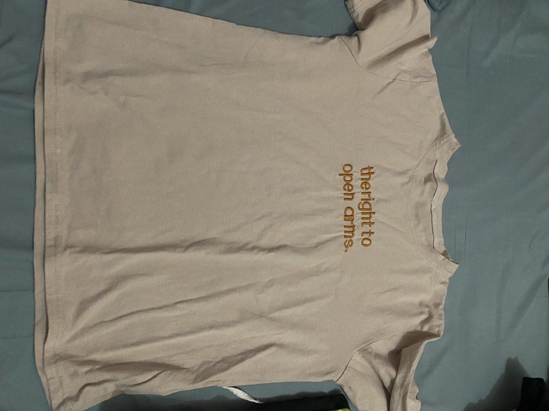 Decluttering (Category: Others Tops) located in Lapu Lapu. Submitted by enecha (Listing ID 1463760738, Image 3). Description: Mixed Medium large .