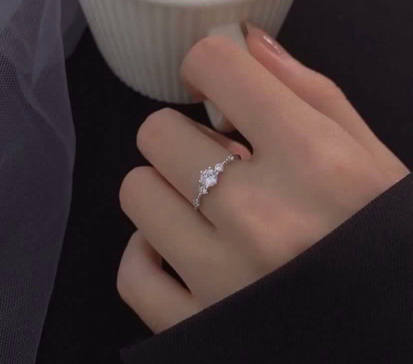 delicate silver adjustable diamond ring (Category: Rings) located in Singapore. Submitted by buysellcloset (Listing ID 1463886921, Image 3). Description: delicate silver adjustable diamond ring Brand new in plastic Free sized .