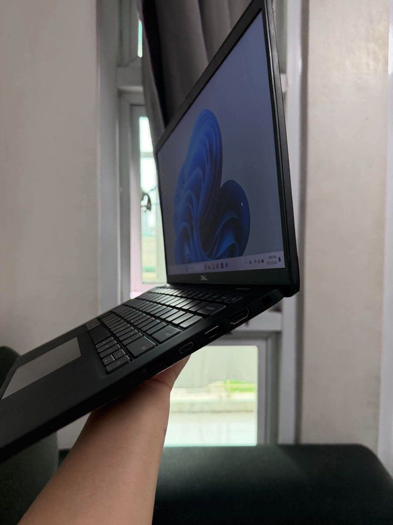 Dell Laptop - Windows 11 (Category: Laptops & Notebooks) located in Manila. Submitted by rarefox-eb0e70 (Listing ID 1463770963, Image 3). Description: DELL LATITUDE 7420 I5 11th gen 8gb ram 256gb ssd 14” With freebies included Issue: minimal red bleed lang upon opening. nawawala rin. Meet up or delivery 🚛.