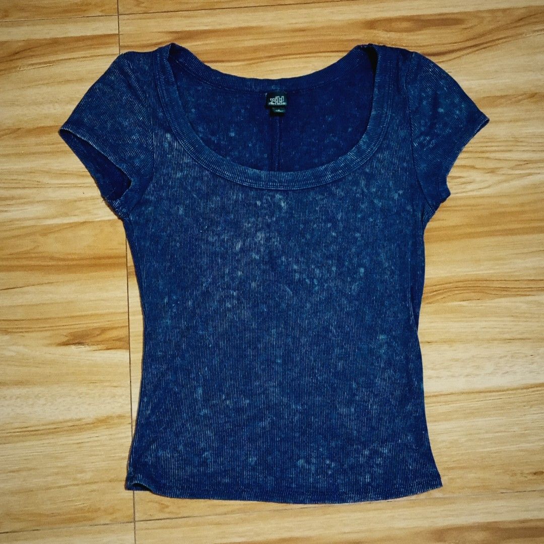 Denim Blue Ribbed Top (Category: Shirts) located in Manila. Submitted by shinexclo (Listing ID 1463788376, Image 2). Description: ୨୧ 𝑷𝑨𝑵𝑻𝑺 𝑨𝑵𝑫 𝑺𝑯𝑶𝑬𝑺 𝑵𝑶𝑻 𝑰𝑵𝑪𝑳𝑼𝑫𝑬𝑫 ୨୧ ୨୧REAL PRICE 120୨୧.