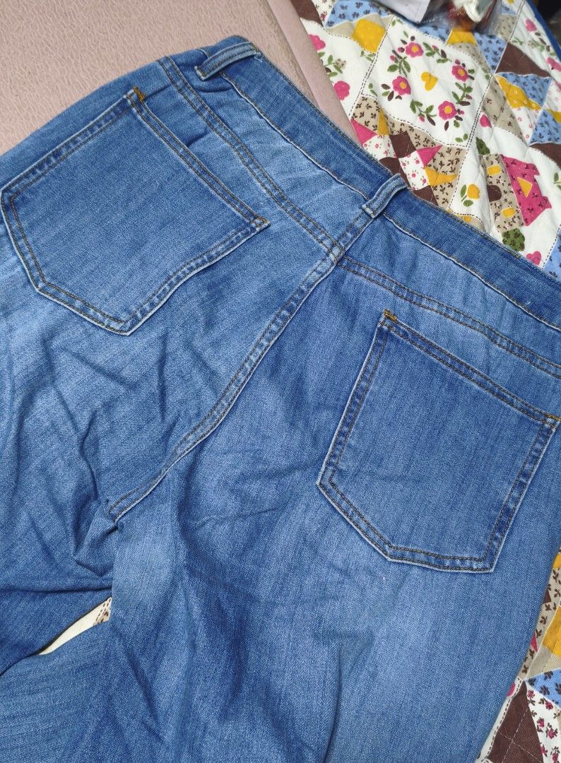 Denim Flare Pants - Size 30 Highwaist (Category: Jeans) located in Las Pinas. Submitted by dnbrbnt (Listing ID 1463859202, Image 2). Description: size 30 highwaist length 39 super nice in actual loc. las piñas.