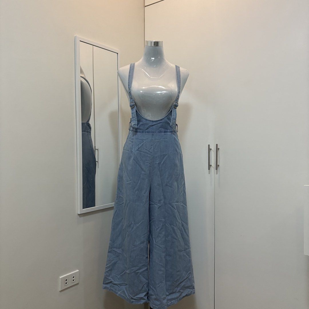 Denim Jumpsuit (Category: Jumpsuits) located in Angeles City. Submitted by declutteredcloset_ (Listing ID 1463909227, Image 1). Description: Fits s-m.