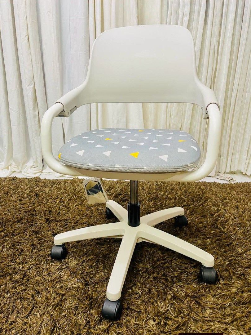 Desk Chair (Category: Chairs) located in Meycauayan. Submitted by marygracecasimiro (Listing ID 1463898237, Image 2). Description: Ergonomic Hanssem desk chair featuring a grey cushioned seat and a removable - Zipper type cover. Adjustable armrest and Height. Table is Ikea Get this set for 5.5k🩷🧡.