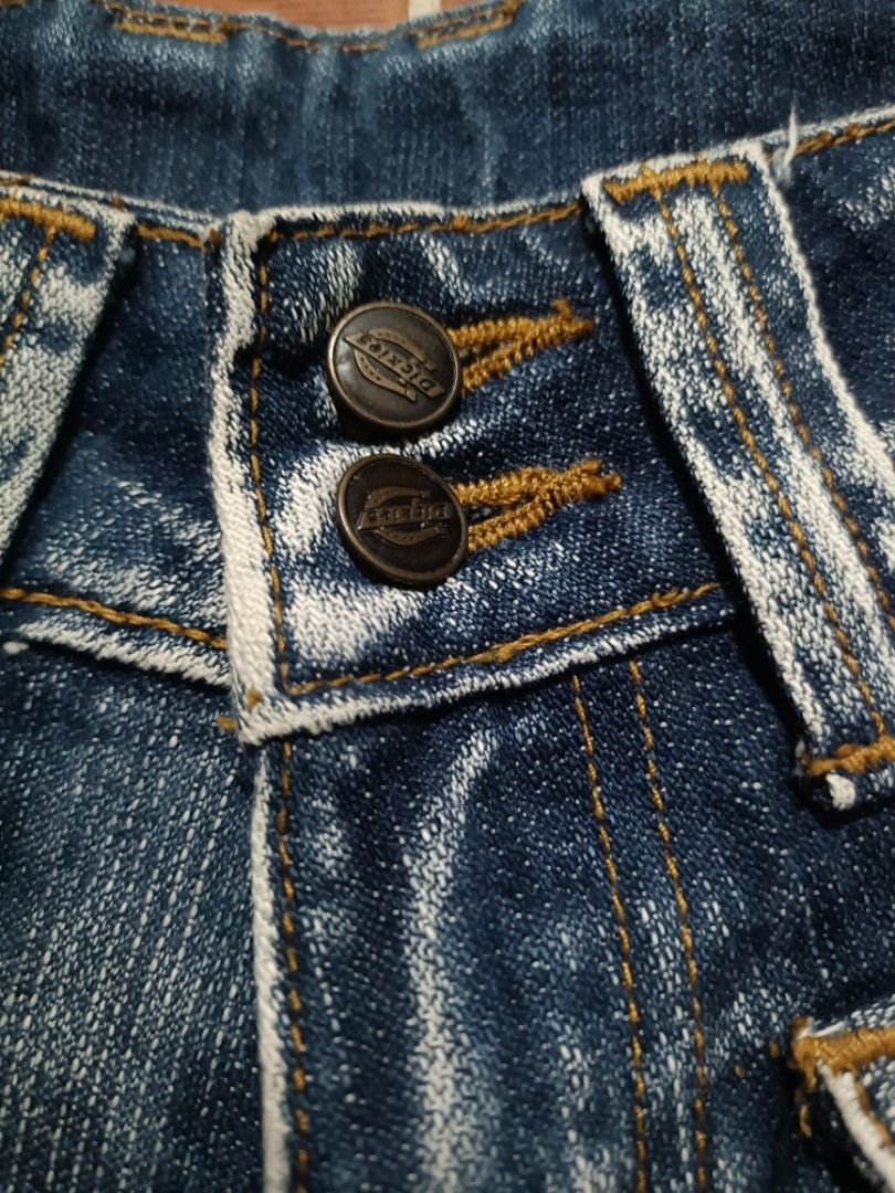 Dickies Demin Cargo Shorts (Category: Shorts) located in Las Pinas. Submitted by william_thrift_2023 (Listing ID 1463895874, Image 3). Description: Y2K Denim Cargo Shorts (Low-Rise) Dickies Design Size: 26 4 Pockets No Issue ₱200 💵 PM mko 📩📩.