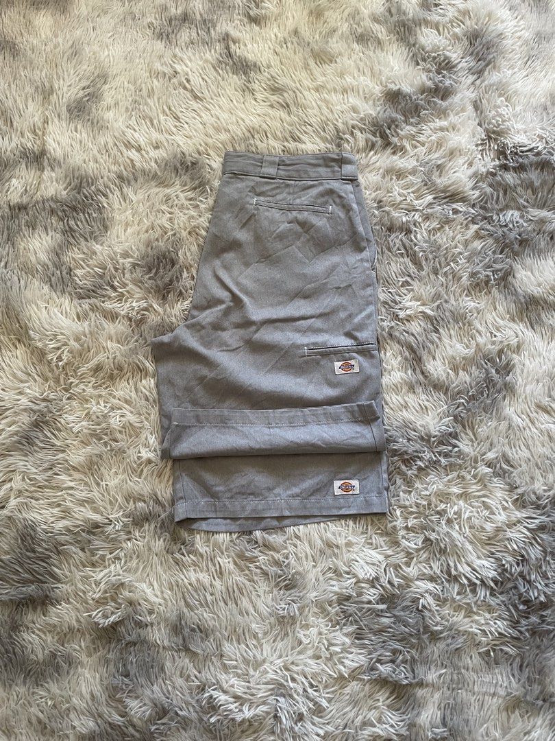 Dickies Grey Work Shorts (Category: Shorts) located in Roxas City. Submitted by thrift_by_tons (Listing ID 1463888532, Image 1). Description: DICKIES DOUBLE PATCH Dimes: Waist: 35 Length: 24.5 Leghole: 13.5 Price: 1,500 + sf 📍Roxas City, Capiz 5800 🔫 Payment via Gcash 🔫Payment First Policy .