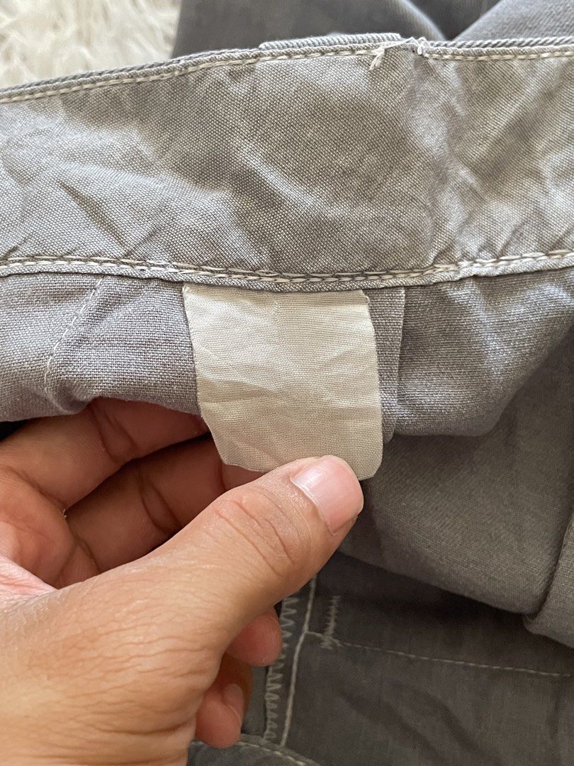 Dickies Grey Work Shorts (Category: Shorts) located in Roxas City. Submitted by thrift_by_tons (Listing ID 1463888532, Image 3). Description: DICKIES DOUBLE PATCH Dimes: Waist: 35 Length: 24.5 Leghole: 13.5 Price: 1,500 + sf 📍Roxas City, Capiz 5800 🔫 Payment via Gcash 🔫Payment First Policy .