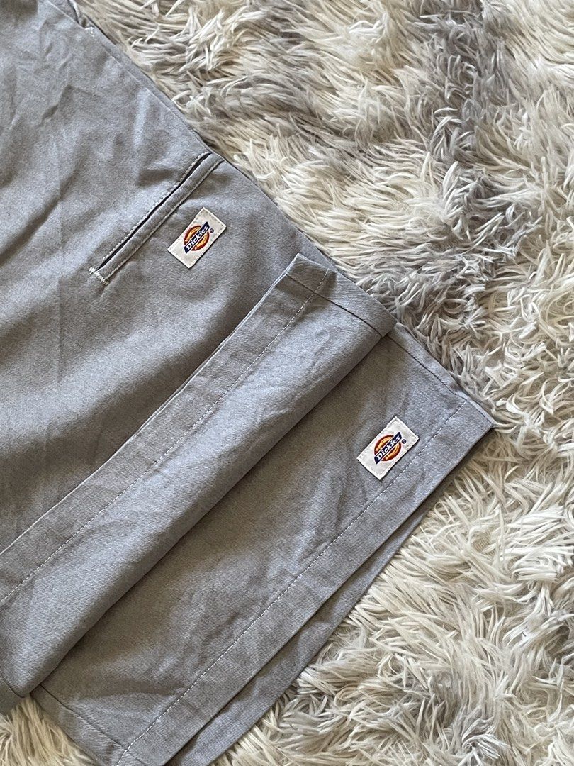 Dickies Grey Work Shorts (Category: Shorts) located in Roxas City. Submitted by thrift_by_tons (Listing ID 1463888532, Image 2). Description: DICKIES DOUBLE PATCH Dimes: Waist: 35 Length: 24.5 Leghole: 13.5 Price: 1,500 + sf 📍Roxas City, Capiz 5800 🔫 Payment via Gcash 🔫Payment First Policy .