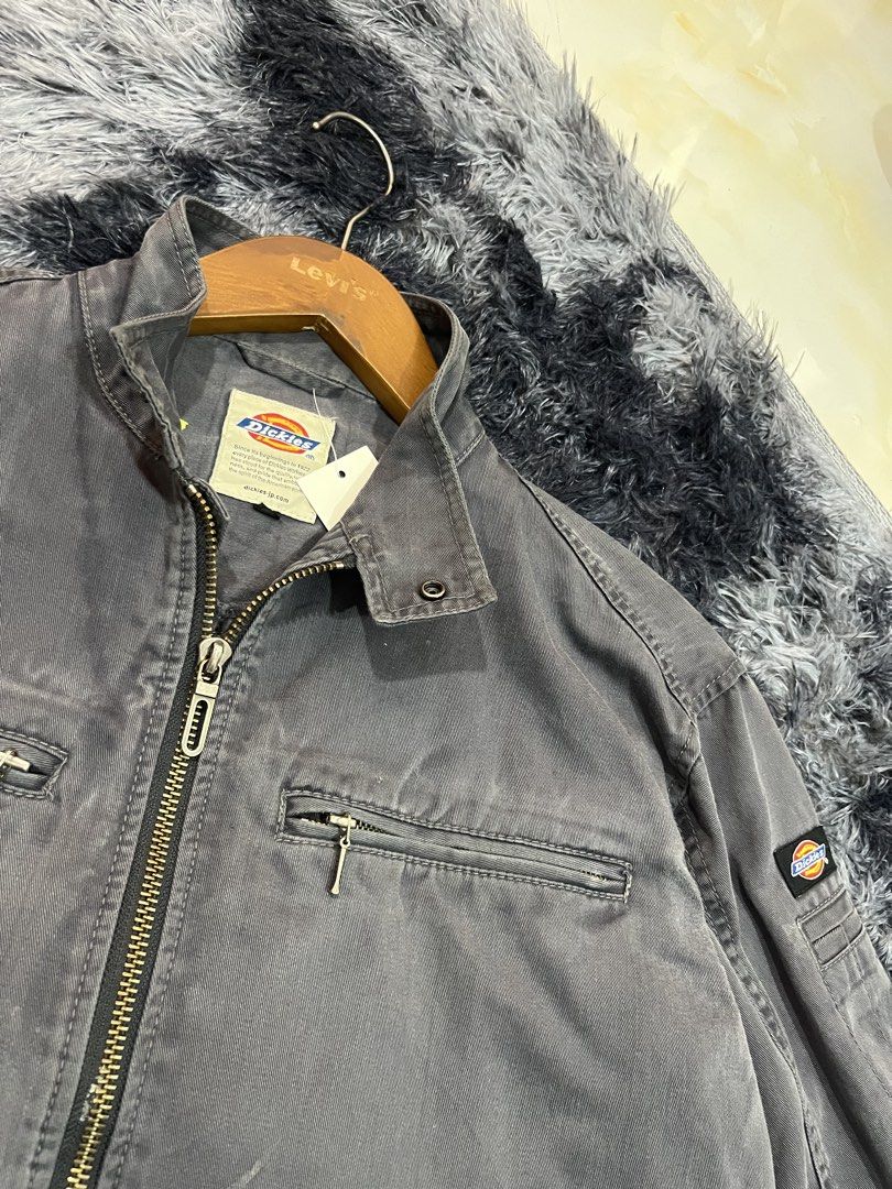 Dickies Grey Workwear Jacket (Category: Coats, Jackets and Outerwear) located in Manila. Submitted by cjcuevas_05 (Listing ID 1463801919, Image 3). Description: 📍Tanza Cavite Dimes: 23x24 Cashg only can ship thru JnT/orange check out .