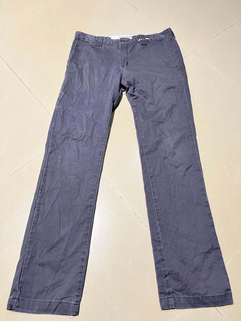 Dickies pants side patch (Category: Jeans) located in Dagupan City. Submitted by nathani3l (Listing ID 1463840433, Image 1). Description: W:32 L:39 Hem: 7 Color rate: 9/10 Good condition Issue: 1 pinhole (not noticeable) Need wash, nego 550.
