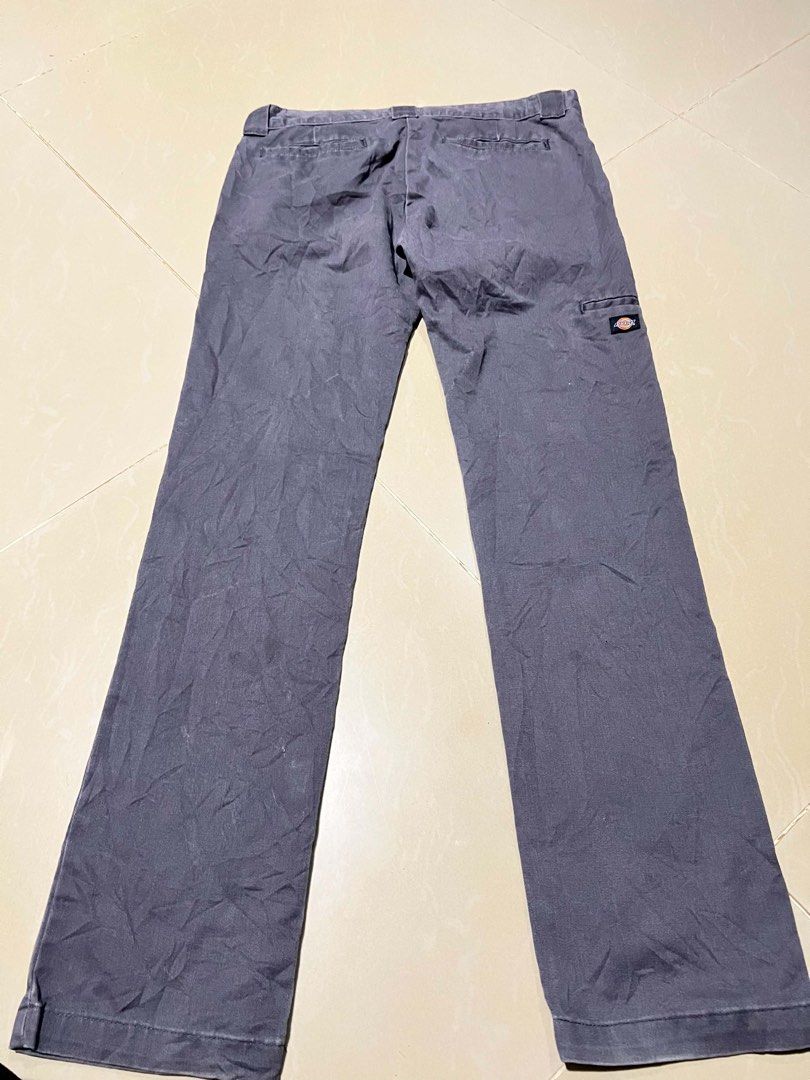 Dickies pants side patch (Category: Jeans) located in Dagupan City. Submitted by nathani3l (Listing ID 1463840433, Image 2). Description: W:32 L:39 Hem: 7 Color rate: 9/10 Good condition Issue: 1 pinhole (not noticeable) Need wash, nego 550.