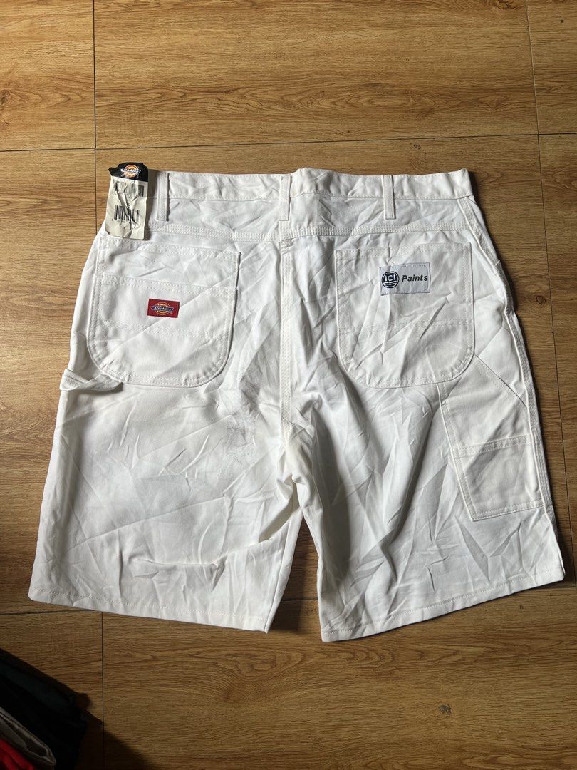 Dickies White & Navy Carpenter / Cargo Shorts (Category: Shorts) located in Manila. Submitted by nakkymigs564446 (Listing ID 1463786407, Image 1). Description: aspack 2500 dickies carpenter white dickies 7 pockets dickies Flex black dickies old release 1922.