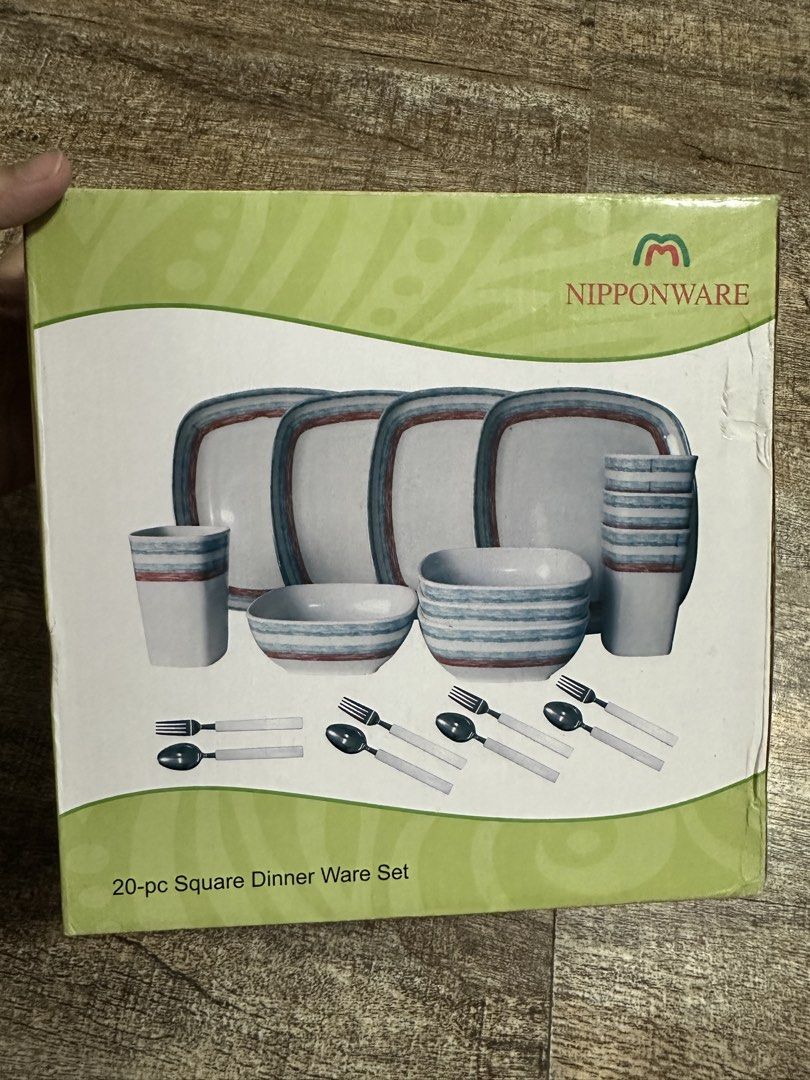 Dinner ware set (Category: Dinnerware & Cutlery) located in Pasay City. Submitted by 1998mortzon (Listing ID 1463927786, Image 1). Description: Issue: kulang ng dalawang small bowl. Pero overall all brandnew. Nakatambak lang sa bahay.