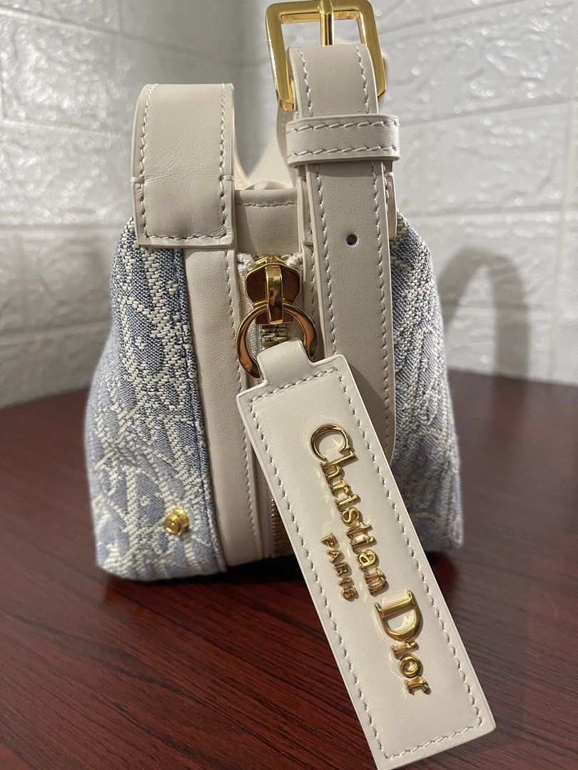 DIOR D-JOURNEY OBLIQUE (Category: Luxury Bags & Wallets) located in Manila. Submitted by grabmybags (Listing ID 1463896405, Image 3). Description: PLS READ BELOW DETAILS ⬇️⬇️⬇️ I will not entertain questions included in below info! (make reading a habit) ALL AVAILABLE! ON HAND! SOLD ITEM = DELETED NOT OPEN FOR SWAP Self-Authentication Recommended Images are of actual item for sale‼️ Refrain from asking more pictures ❌ * No Major flaws (barely sig