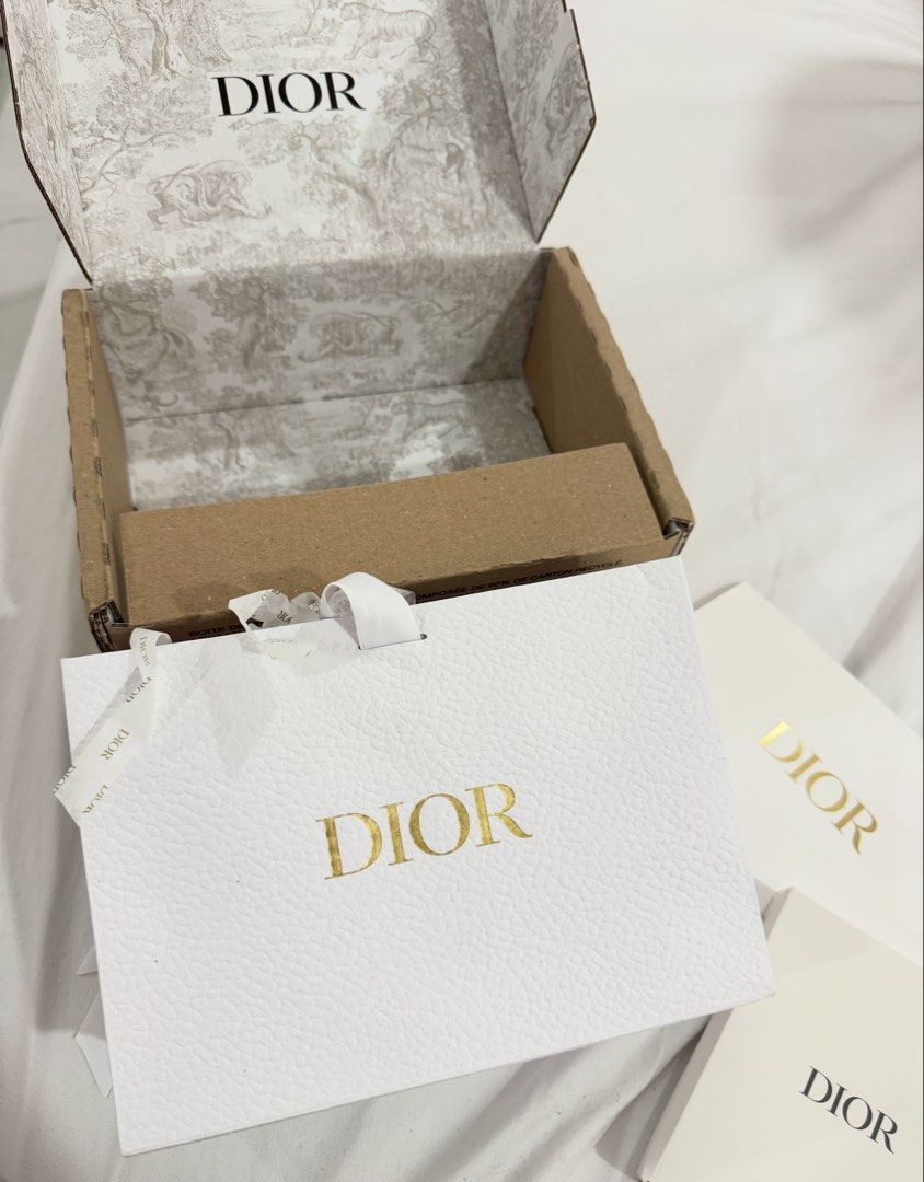 Dior small make up paperbag (Category: Luxury Accessories) located in Macabebe. Submitted by virgoluxe.co (Listing ID 1463804833, Image 2). Description: .