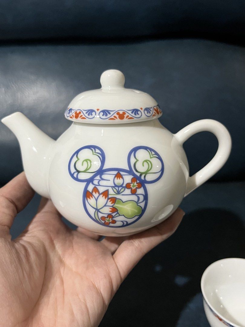 Disney Mickey Small Teapot set (Category: Character Goods) located in Lucena. Submitted by aisanolshop (Listing ID 1463907699, Image 2). Description: No box.