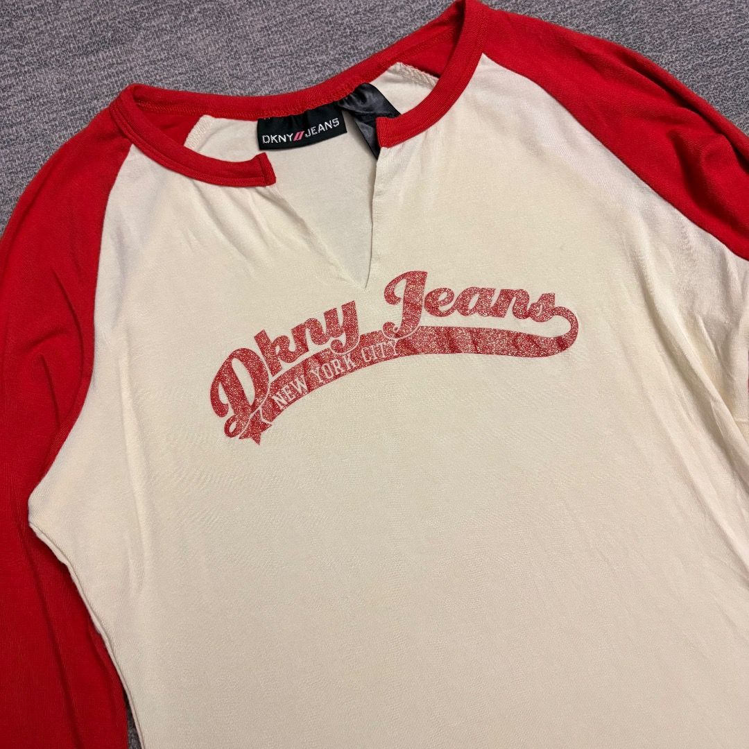 DKNY Raglan Y2K Top (Category: Babies & Kids Fashion) located in Calamba. Submitted by bermuda.ph (Listing ID 1463858047, Image 2). Description: .