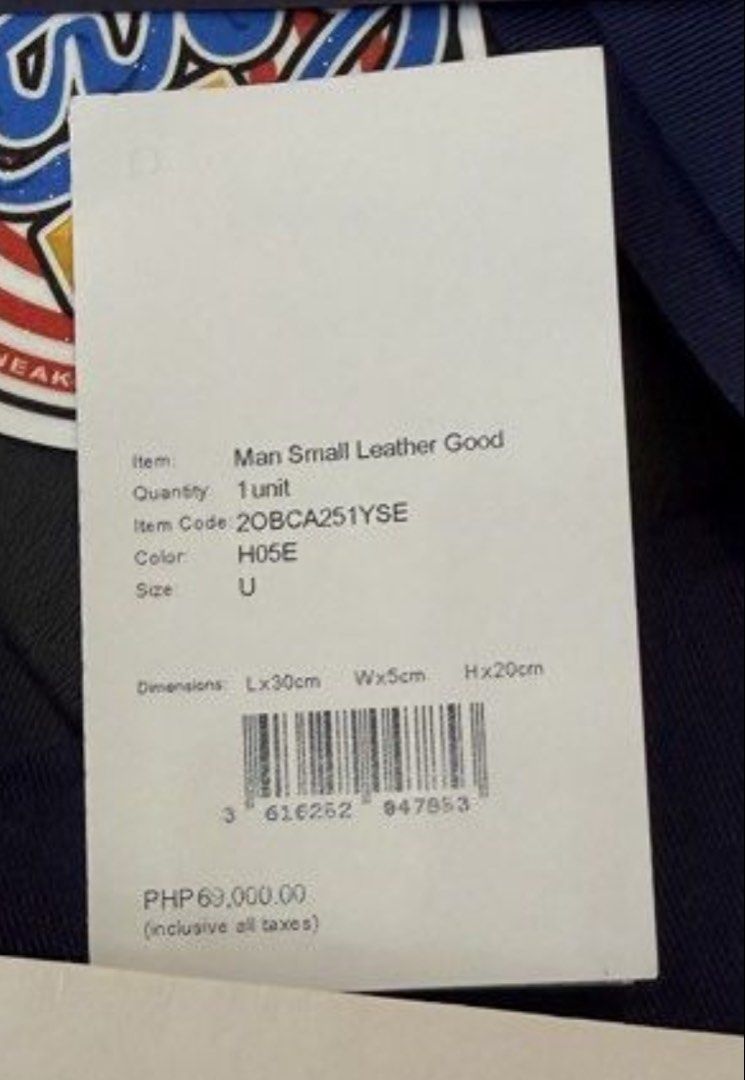D⭐️OR Oblique Flat Pouch / Clutch Bag (Category: Belt bags, Clutches and Pouches) located in Pasay City. Submitted by fritz_kickz_2012 (Listing ID 1463932482, Image 3). Description: D⭐️OR Oblique Flat Pouch / Clutch Bag Blue Colorway Dimension: L30cm W5cm H20cm condition: 8/10 Complete Inclusion with Box Dust Bag Care Card Paper Bag Available Onhand 39k only 69k srp PM for Inquiries Thankyou Fritz Kickz Luxe Vault Mnl 👟👜✨.