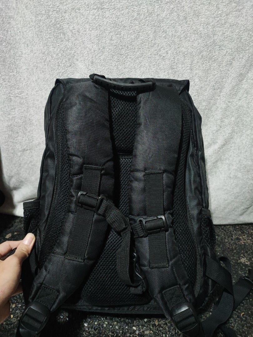 Dr. Kong ergonomic backpack (Category: Backpacks) located in Baguio. Submitted by jayrgijc52758 (Listing ID 1463746405, Image 3). Description: Dr. kong Ergonomic primary backpack Grade 2 up to 5 In very good condition Has many compartments 680.