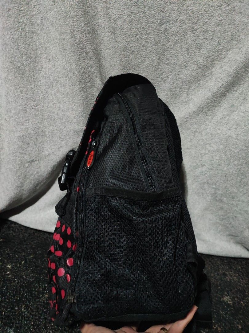 Dr. Kong ergonomic backpack (Category: Backpacks) located in Baguio. Submitted by jayrgijc52758 (Listing ID 1463746405, Image 2). Description: Dr. kong Ergonomic primary backpack Grade 2 up to 5 In very good condition Has many compartments 680.