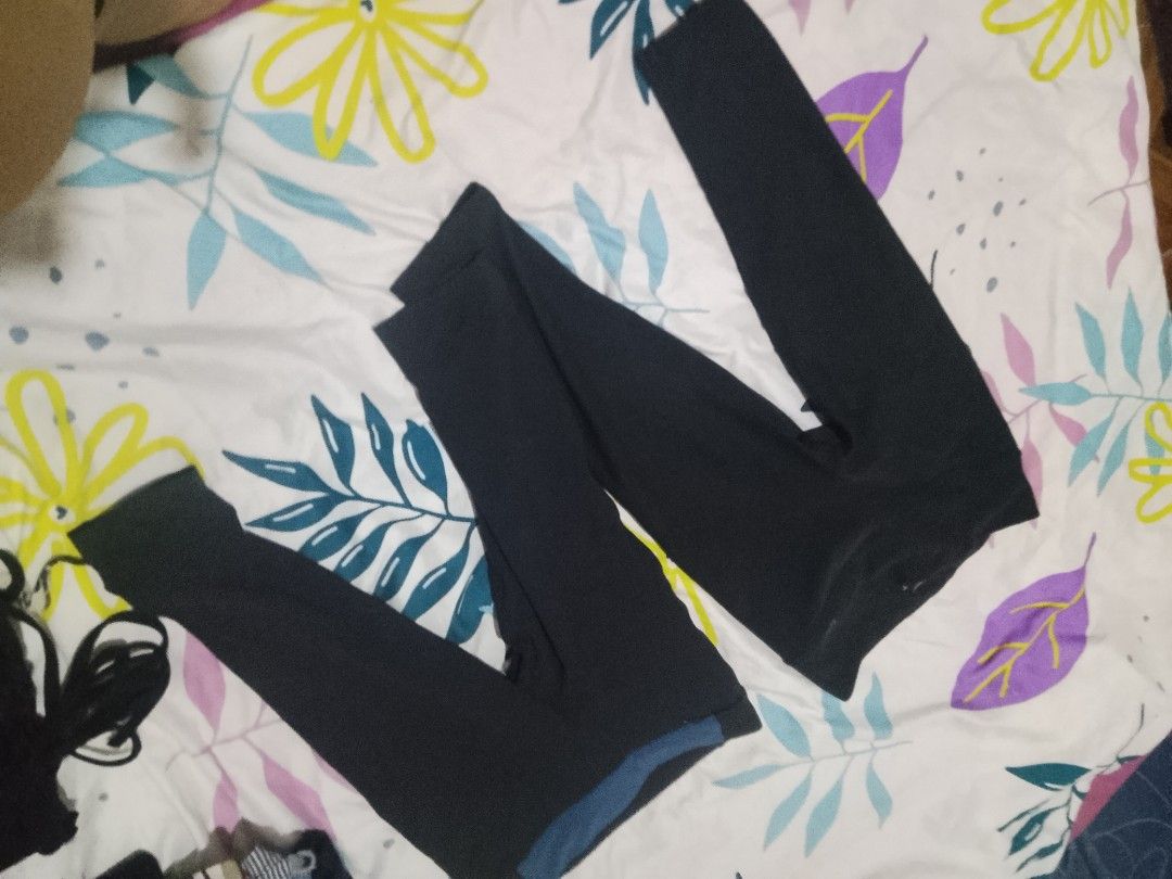 dryfit take both (Category: Activewear) located in Pasig City. Submitted by indaythirft (Listing ID 1463845030, Image 2). Description: take both for 250 s-m size ngbaabwas na.