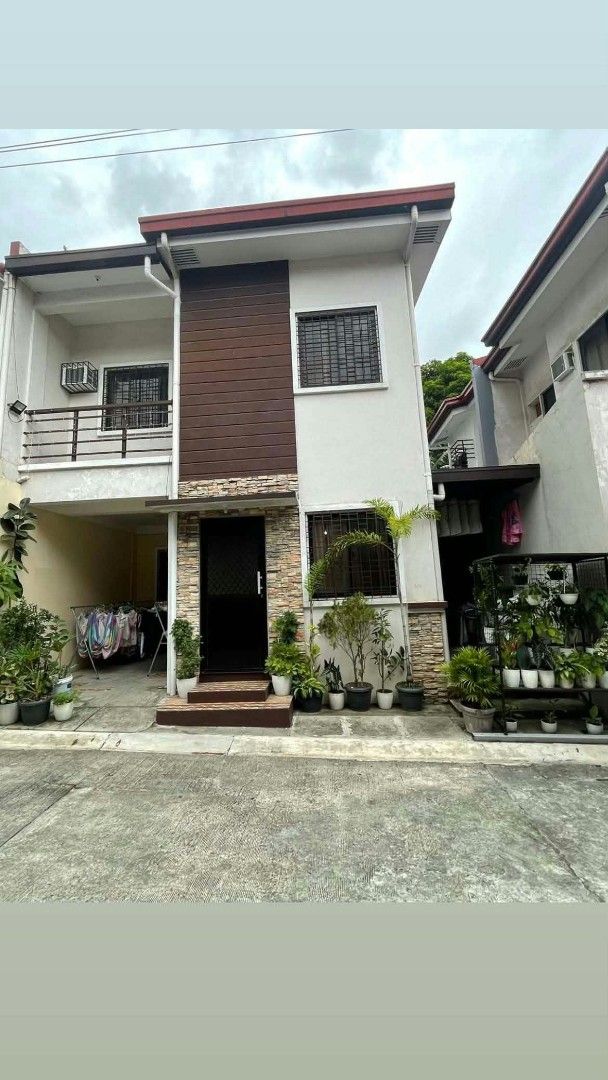 Duplex Townhouse w/ assume balance (Category: Townhouse) located in Quezon City. Submitted by ledahm041990 (Listing ID 1463888558, Image 1). Description: 2 Storey Duplex Townhouse For Sale W/ Assume Balance... ➡️64sqm 👉Balcony 👉3bedroom 👉3comfort Room 👉1 Bodega Sa First Floor 👉1 Carport Sa Side Ng Bahay(Pwede Din Magpark Sa Tapat Ng Bahay) 👉Mataas Ang Ceiling Sa Pag Akyat Ng Hagdan Pwede Pang Gawin Extra Room. 👉w/ Built-in Cabinets 👉Windo